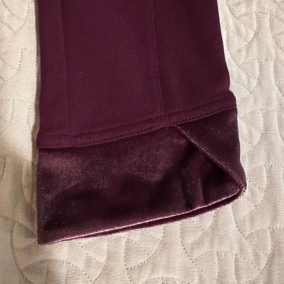 ☮️HUE☮️VELVET CUFF PONTE KNIT LEGGINGS NWOT! - Picture 6 of 11